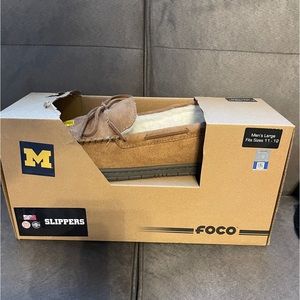 FOCO Mens U of M Plush Moccasins (Michigan Wolverines)